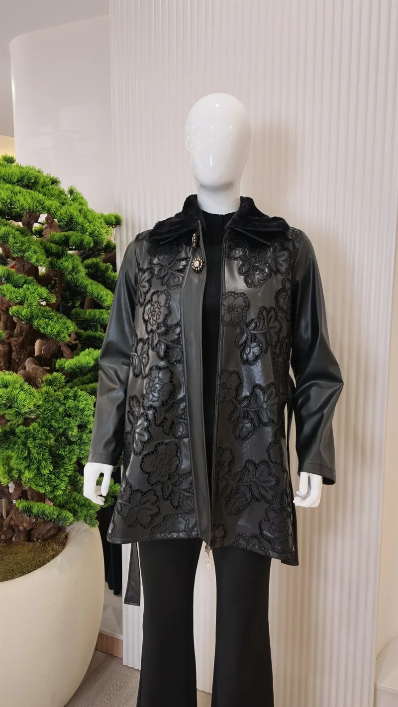 Selinada Kürk Yakalı Brodeli Suni Deri Ceket 5056